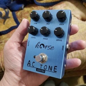 Guitar pedal called "Horse Ac tone , sound.